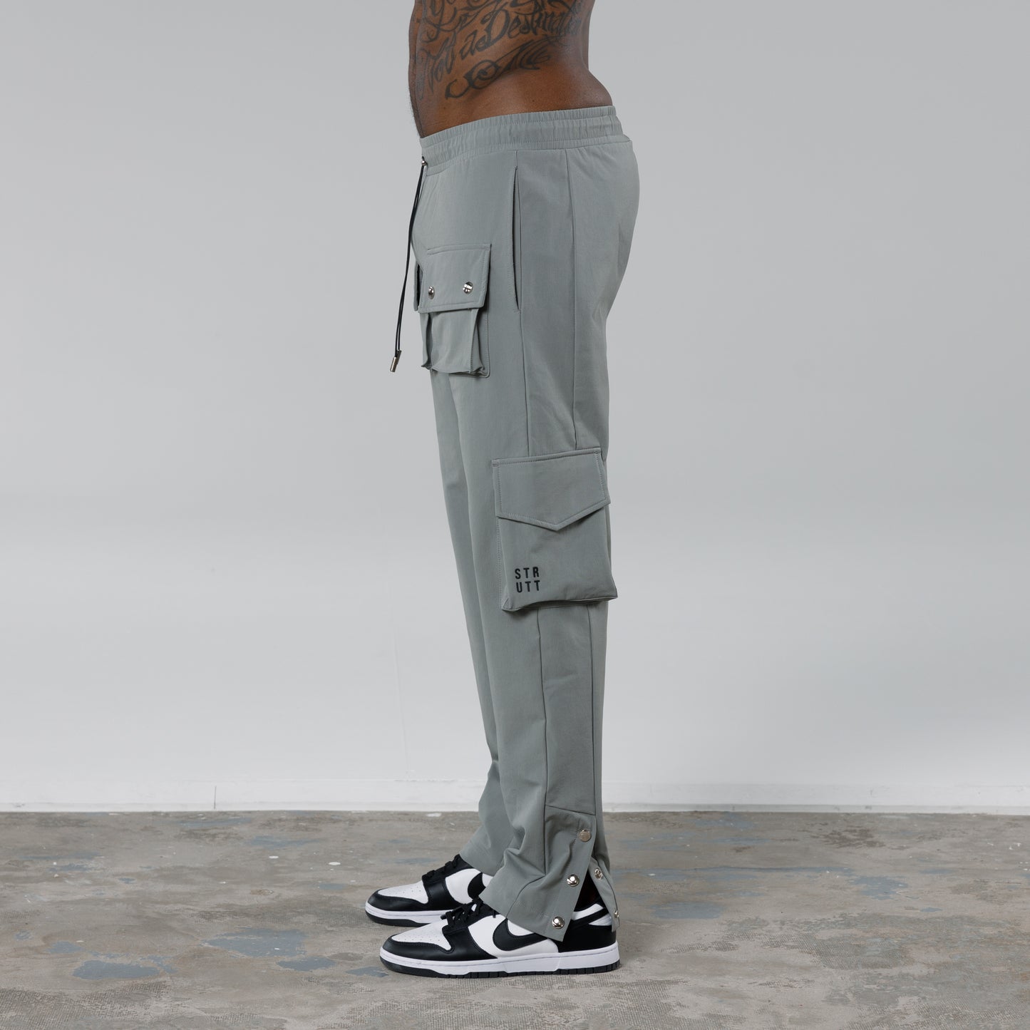 Snap Pocket Cargo Pants - Grey